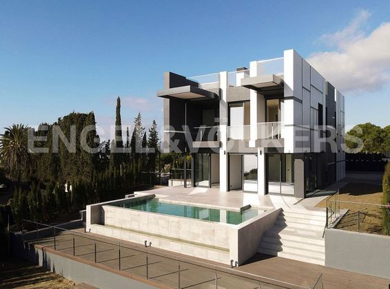 Foto 1 de Xalet en venda a Caldes d´Estrac de 4 habitacions amb terrassa i piscina