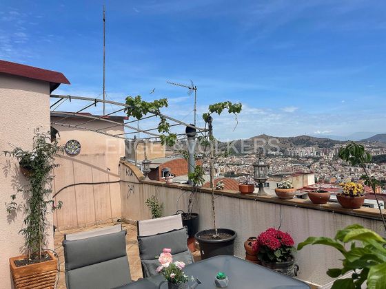 Foto 1 de Casa adossada en venda a El Carmel de 5 habitacions amb terrassa i aire acondicionat