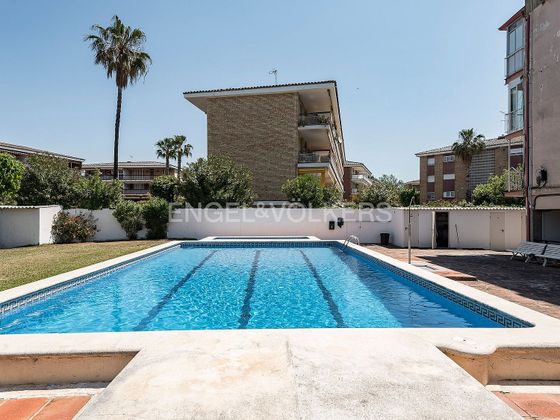 Foto 2 de Pis en venda a Gavà Mar de 3 habitacions amb terrassa i piscina