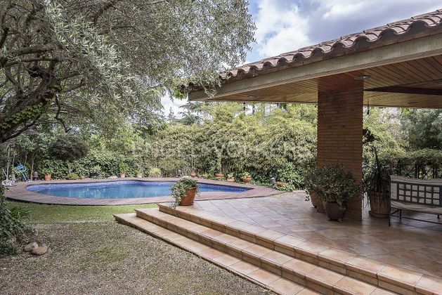 Foto 2 de Chalet en venta en Mira-sol de 5 habitaciones con terraza y piscina
