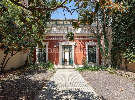 Foto 1 de Casa en venda a Sarrià de 6 habitacions amb terrassa i jardí