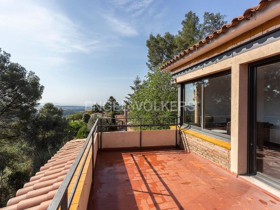 Foto 2 de Xalet en venda a Sant Feliu del Racó de 6 habitacions amb terrassa i jardí