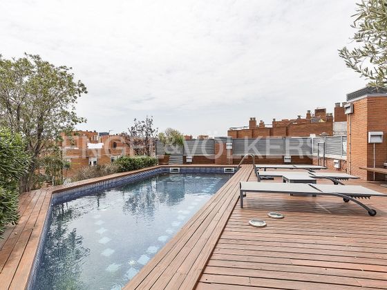 Foto 2 de Àtic en venda a Sarrià de 4 habitacions amb terrassa i piscina