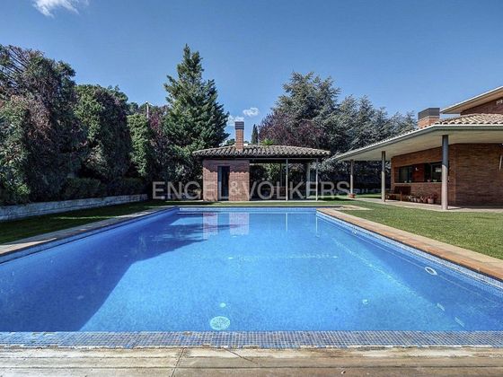 Foto 2 de Xalet en venda a Canovelles de 5 habitacions amb terrassa i piscina