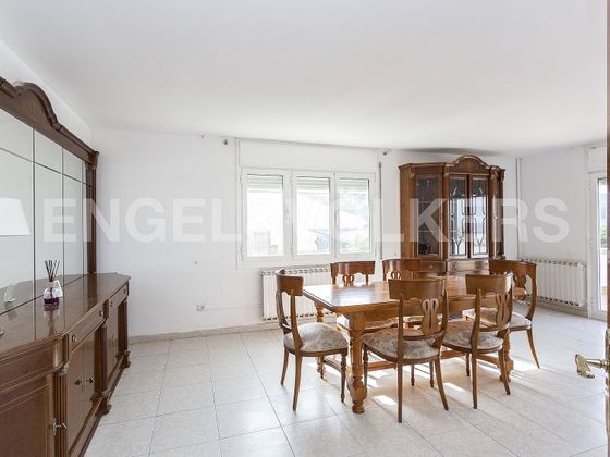 Foto 2 de Xalet en venda a Castellví de Rosanes de 5 habitacions amb terrassa i piscina
