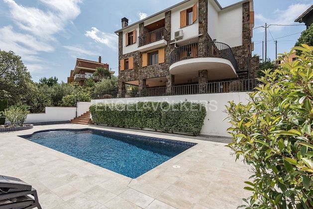 Foto 2 de Chalet en venta en Centre - Castellar del Vallès de 6 habitaciones con terraza y piscina