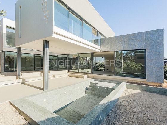 Foto 1 de Chalet en venta en Can Mates  - Volpelleres de 5 habitaciones con terraza y piscina