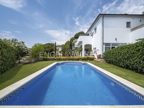 Foto 1 de Venta de chalet en Sant Cebrià de Vallalta de 5 habitaciones con terraza y piscina