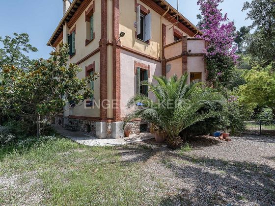 Foto 2 de Casa rural en venta en Centre - Castellar del Vallès de 7 habitaciones con piscina y garaje
