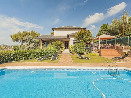 Foto 1 de Xalet en venda a Corbera de Llobregat de 4 habitacions amb terrassa i piscina