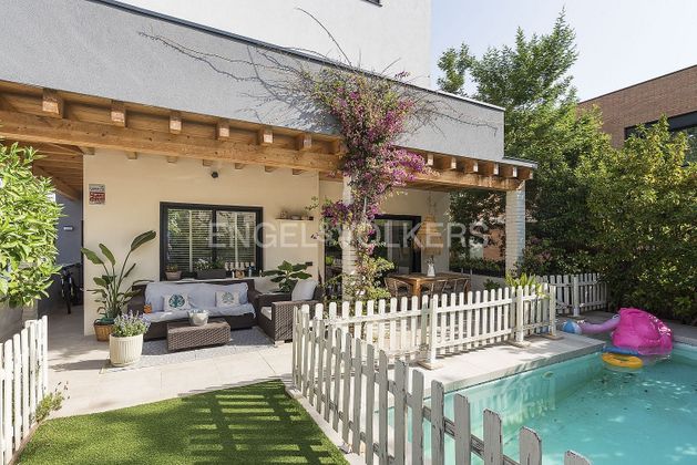 Foto 1 de Casa en venda a Mira-sol de 4 habitacions amb terrassa i piscina