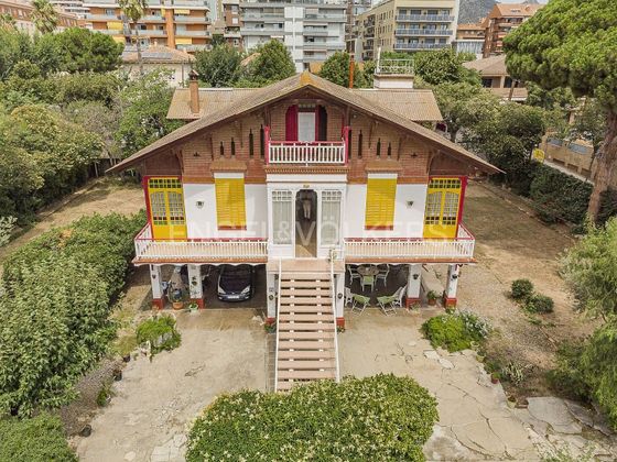 Foto 1 de Xalet en venda a Vilassar de Mar de 5 habitacions amb terrassa i piscina