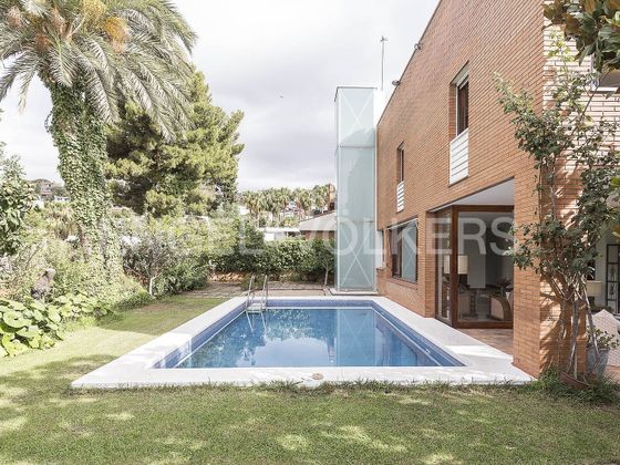 Foto 1 de Xalet en venda a Ciutat Diagonal - La Miranda - La Mallola de 6 habitacions amb terrassa i piscina