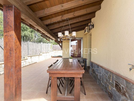 Foto 2 de Chalet en venta en Cànoves i Samalús de 3 habitaciones con garaje y jardín
