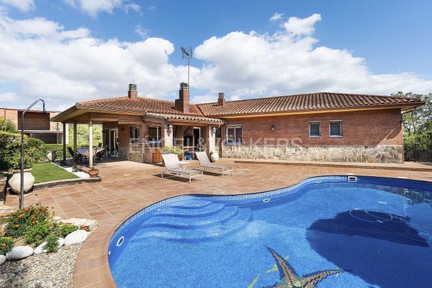 Foto 2 de Xalet en venda a Viladecavalls de 5 habitacions amb terrassa i piscina