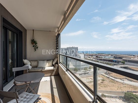 Foto 2 de Venta de piso en El Besós i el Maresme de 5 habitaciones con terraza y piscina