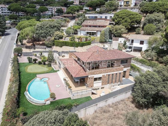 Foto 2 de Chalet en venta en Sant Vicenç de Montalt de 7 habitaciones con terraza y piscina