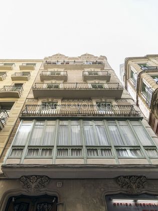 Foto 1 de Piso en venta en El Gòtic de 15 habitaciones con balcón y aire acondicionado