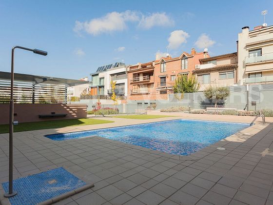 Foto 1 de Casa adosada en venta en Poble Nou - Zona Esportiva de 3 habitaciones con terraza y piscina