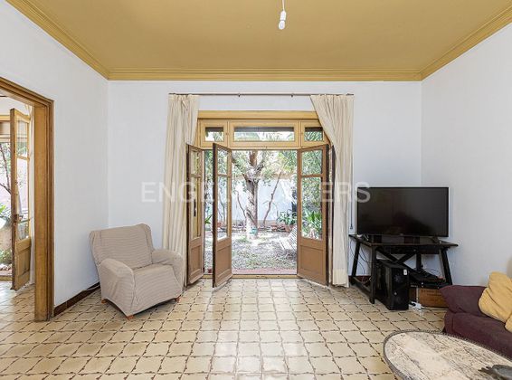 Foto 1 de Venta de casa adosada en Sarrià de 5 habitaciones con terraza y jardín