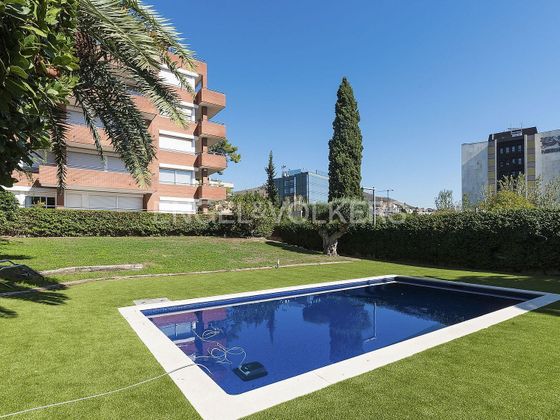 Foto 2 de Piso en venta en El Centre de 4 habitaciones con terraza y piscina