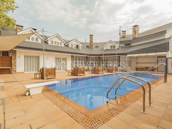 Foto 1 de Casa en venda a Centre - Cordelles de 10 habitacions amb terrassa i piscina
