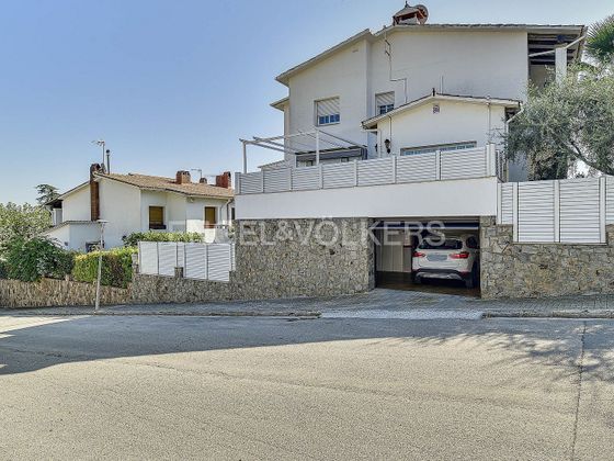 Foto 1 de Venta de casa adosada en Premià de Dalt de 4 habitaciones con terraza y garaje