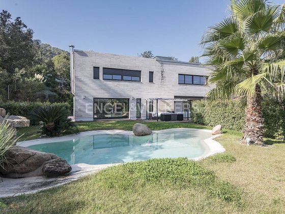 Foto 2 de Chalet en venta en Vallromanes de 4 habitaciones con terraza y piscina