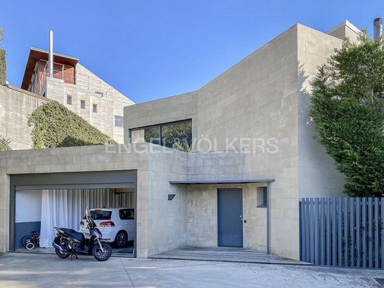Foto 1 de Chalet en venta en Vallvidrera - El Tibidabo i les Planes de 4 habitaciones con terraza y piscina