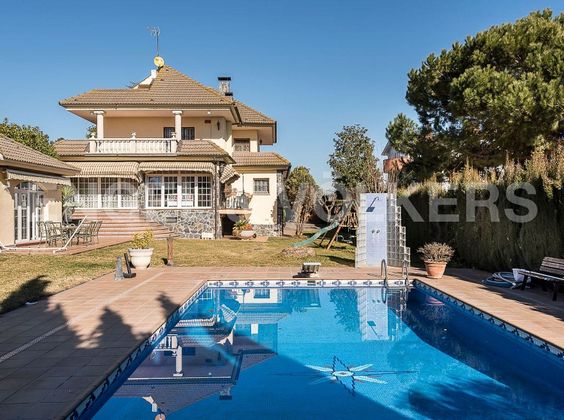 Foto 1 de Xalet en venda a Palau-solità i Plegamans de 5 habitacions amb terrassa i piscina
