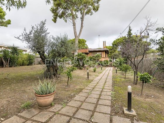 Foto 1 de Chalet en venta en Gavà Mar de 4 habitaciones con terraza y jardín