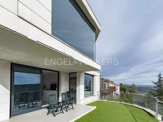 Foto 2 de Casa en venda a Vallirana de 6 habitacions amb terrassa i garatge