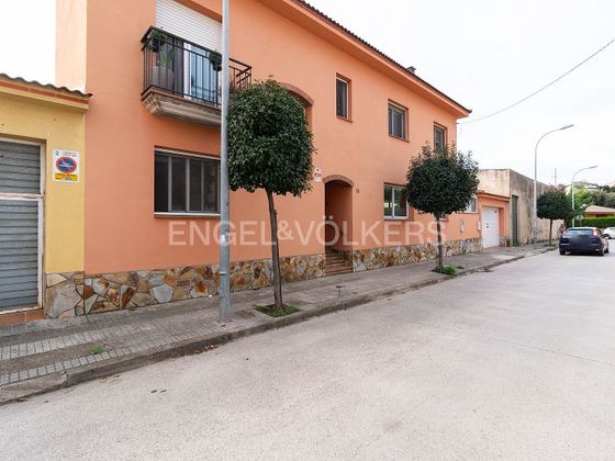 Foto 1 de Casa adossada en venda a Llinars del Valles de 4 habitacions amb terrassa i garatge