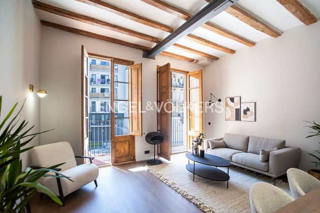 Foto 2 de Pis en venda a El Raval de 2 habitacions amb terrassa i balcó