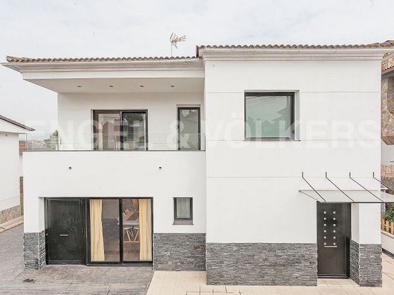 Foto 2 de Xalet en venda a Castellbisbal de 3 habitacions amb terrassa i piscina