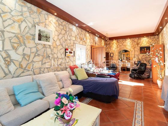 Foto 1 de Chalet en venta en Montessol-Can Carreras de 5 habitaciones con terraza y piscina