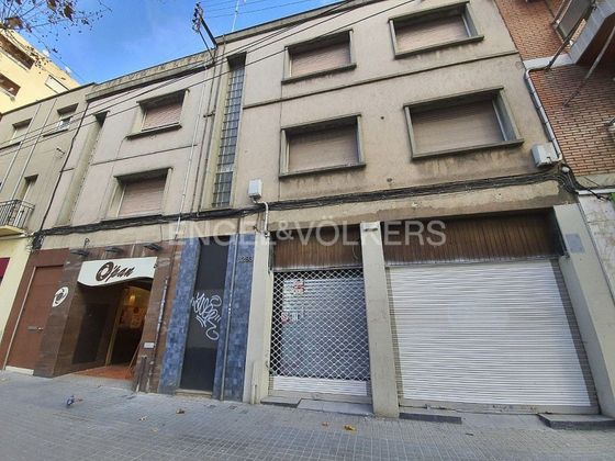 Foto 2 de Casa en venda a Eixample - Sant Oleguer de 6 habitacions i 453 m²