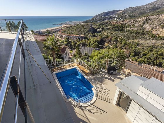 Foto 1 de Xalet en venda a Botigues de Sitges - Garraf de 7 habitacions amb terrassa i piscina