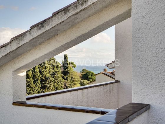 Foto 2 de Casa adossada en venda a Arenys de Mar de 5 habitacions amb terrassa i garatge