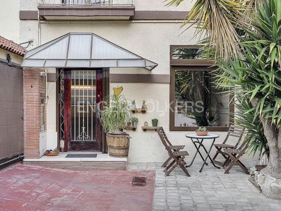 Foto 2 de Casa en venda a Sant Andreu de Palomar de 3 habitacions amb terrassa i jardí