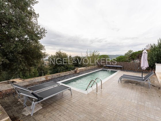 Foto 2 de Xalet en venda a Bigues de 3 habitacions amb piscina i jardí