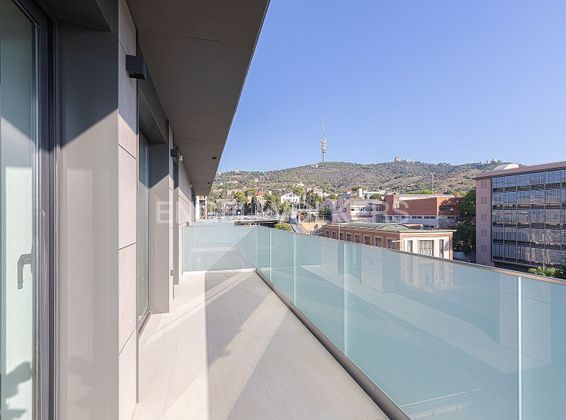 Foto 2 de Pis en lloguer a Sarrià de 3 habitacions amb terrassa i piscina