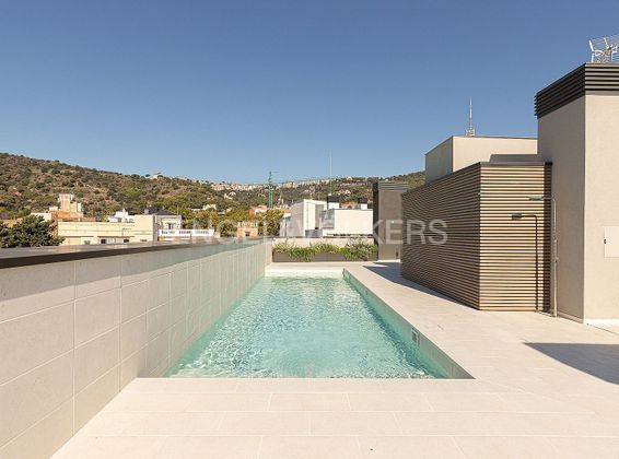 Foto 1 de Pis en lloguer a Sarrià de 3 habitacions amb terrassa i piscina