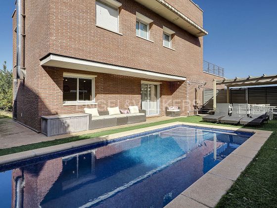 Foto 2 de Xalet en venda a Sant Esteve Sesrovires de 5 habitacions amb terrassa i piscina