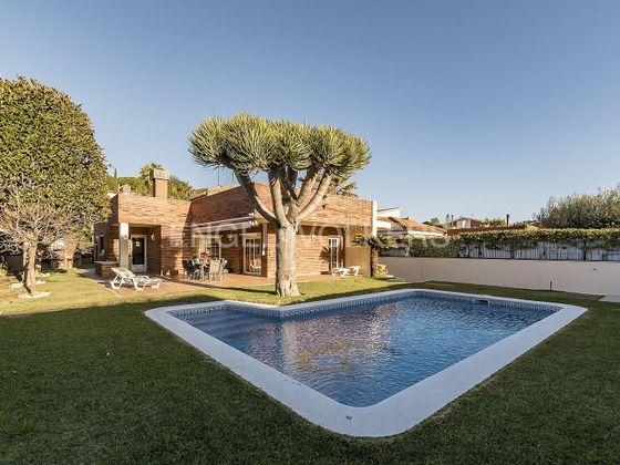 Foto 1 de Xalet en venda a Sant Vicenç de Montalt de 5 habitacions amb piscina i jardí