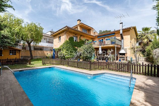 Foto 1 de Chalet en venta en Cabrils de 5 habitaciones con terraza y piscina