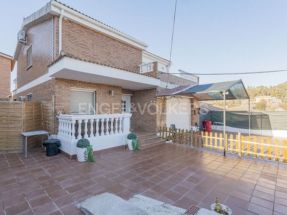Foto 2 de Venta de chalet en Castellgalí de 4 habitaciones con terraza y piscina