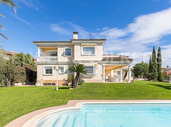 Foto 1 de Xalet en venda a Vilassar de Dalt de 7 habitacions amb terrassa i piscina