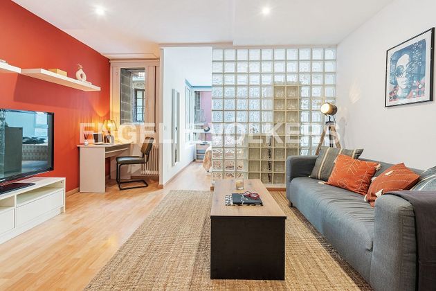 Foto 2 de Pis en lloguer a Vila de Gràcia de 1 habitació amb terrassa i mobles