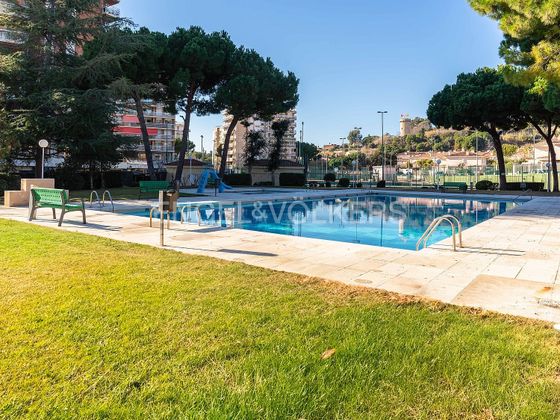 Foto 1 de Casa adossada en venda a Sant Vicenç de Montalt de 5 habitacions amb terrassa i piscina